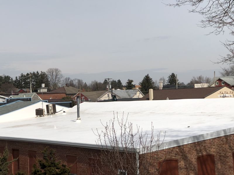 Guhl Motors in Ephrata - Duro-Tuff Membrane roof.